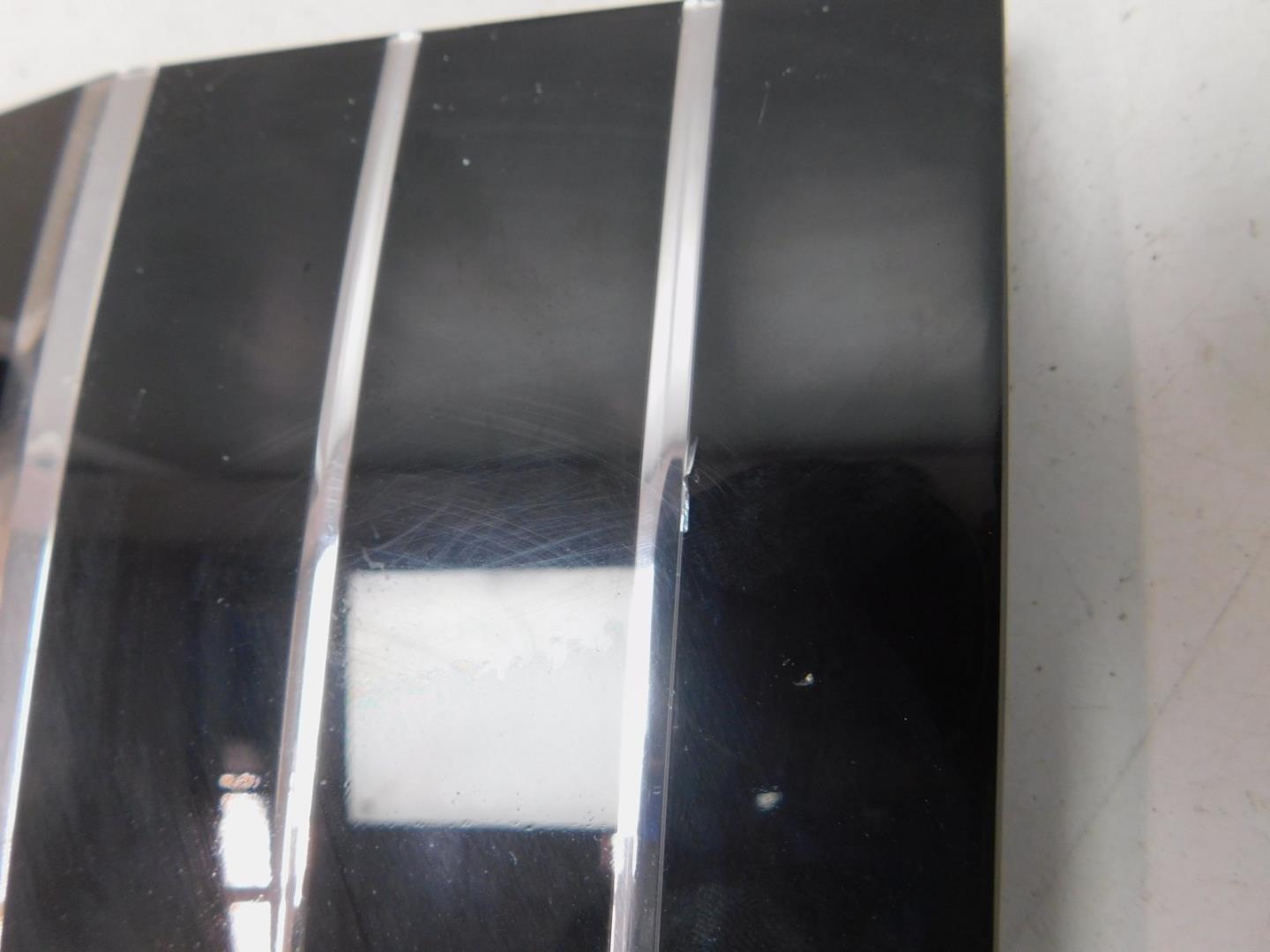 Накладка на решетку радиатора