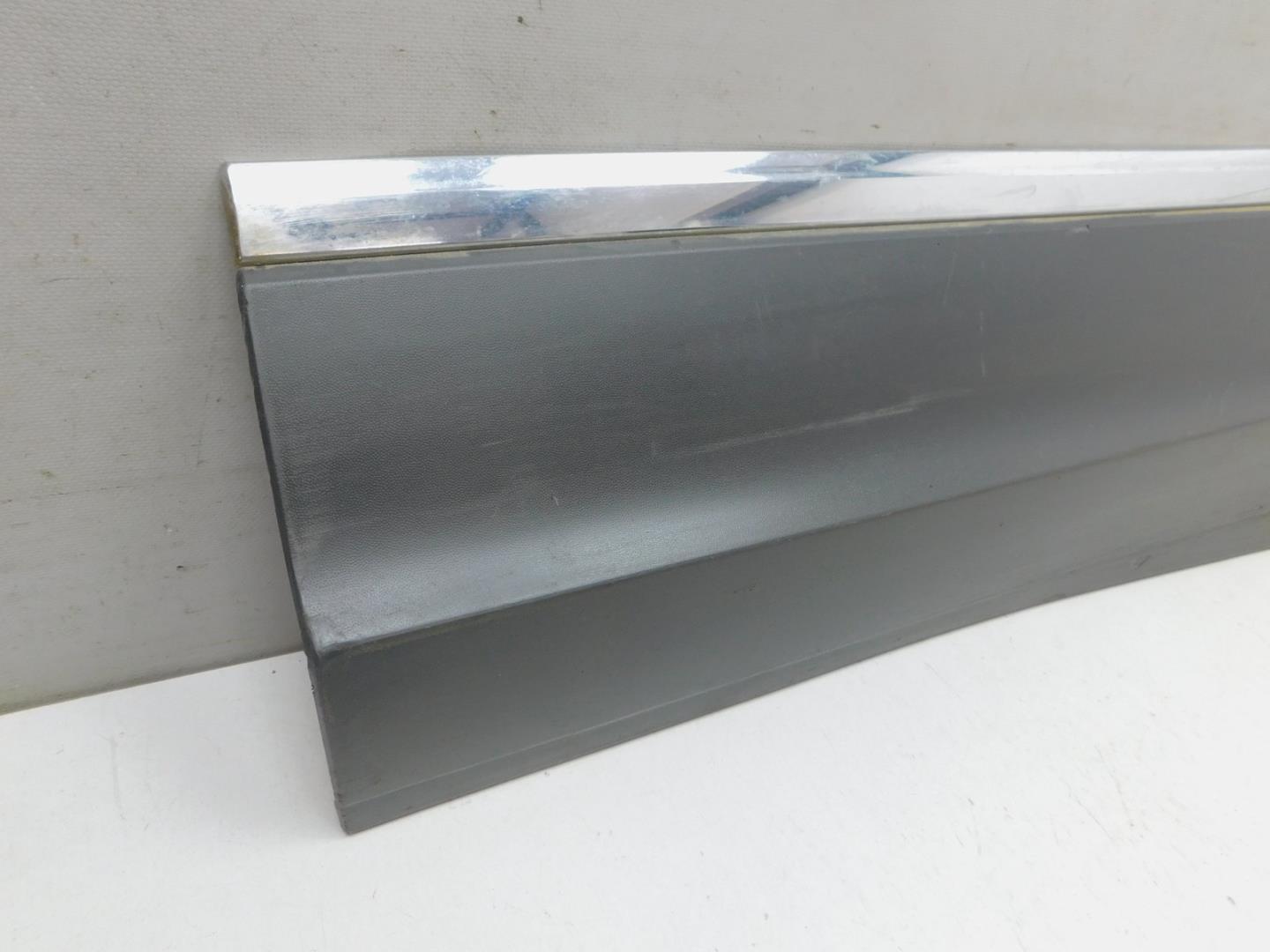 Накладка двери задней левой