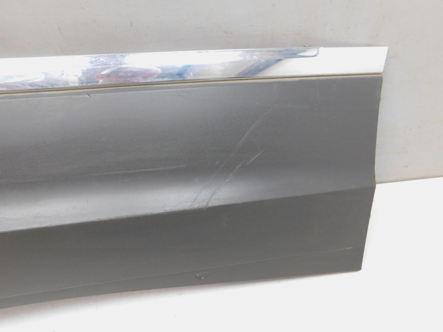 Накладка двери задней левой