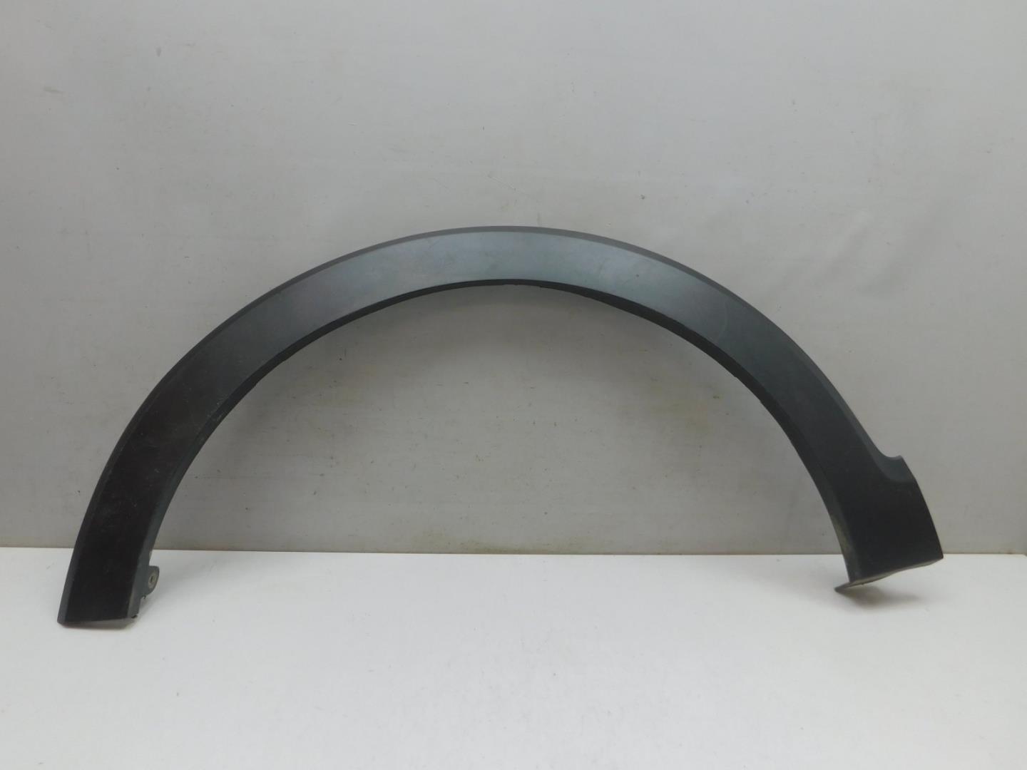 Накладка переднего крыла левого