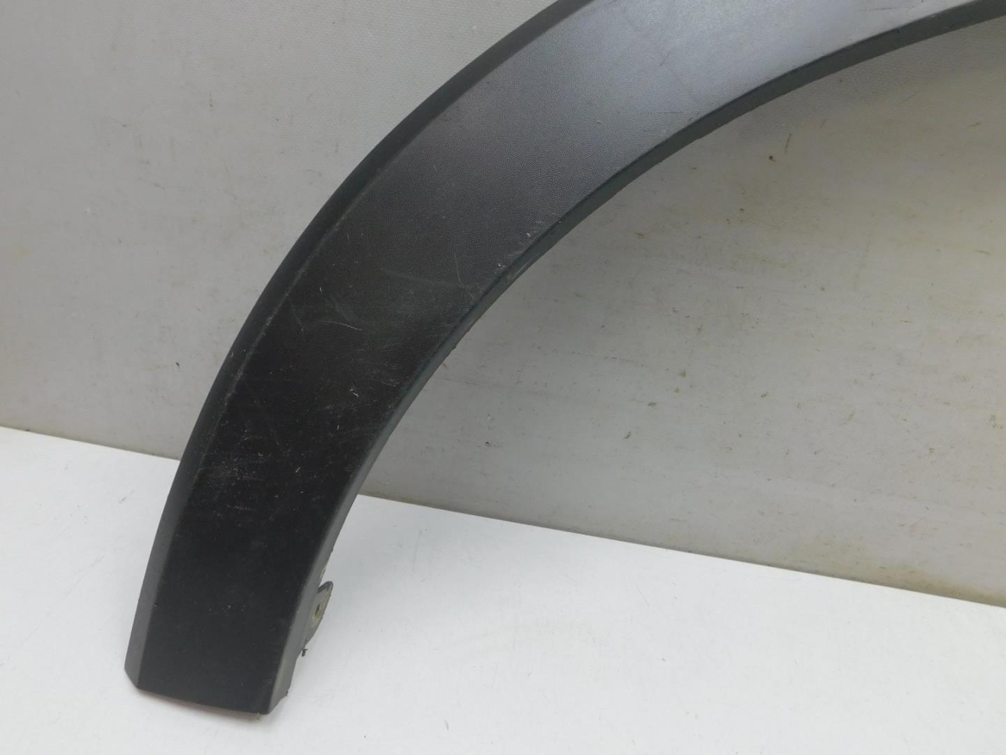 Накладка переднего крыла левого