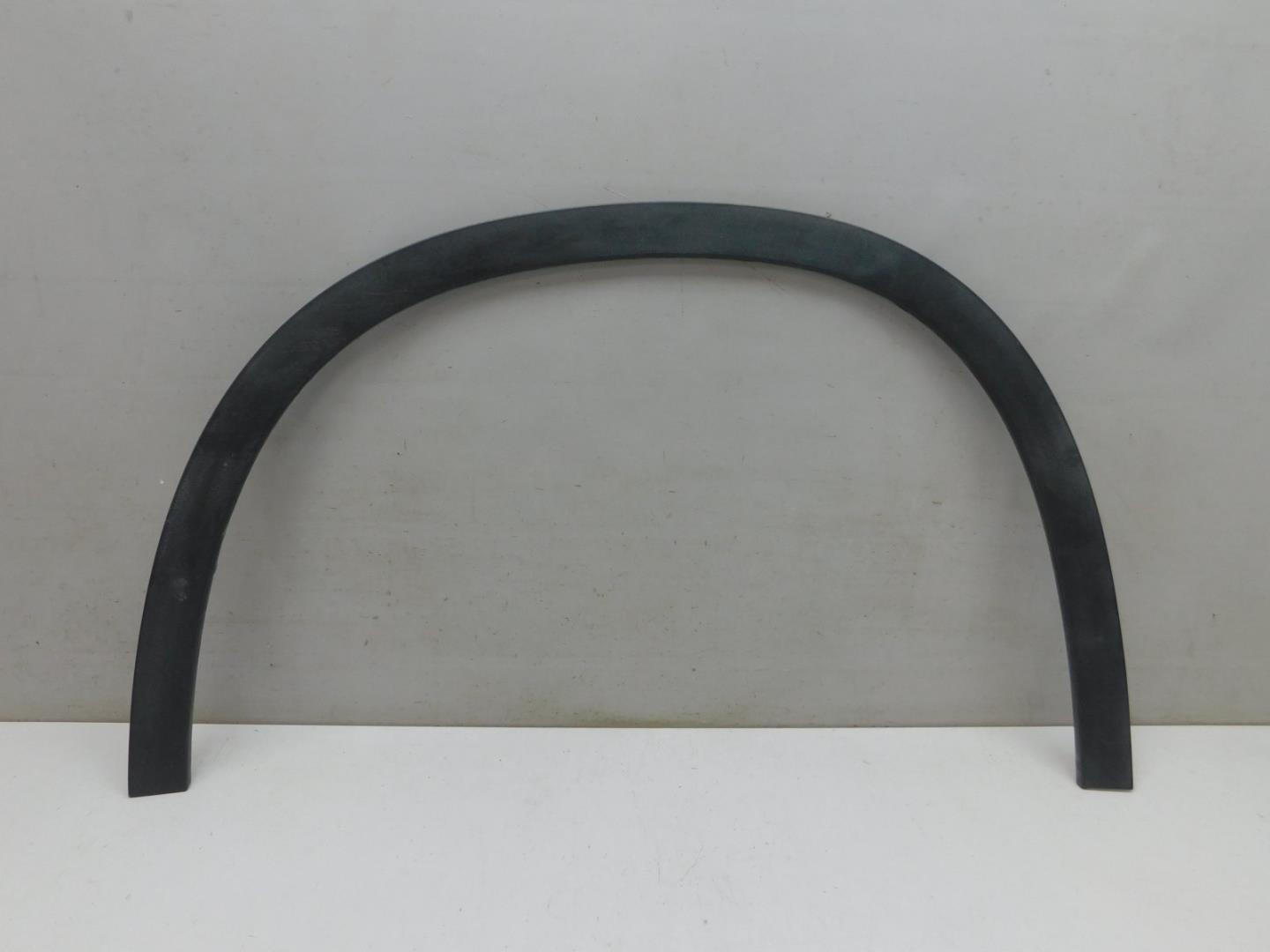 Накладка переднего крыла левого