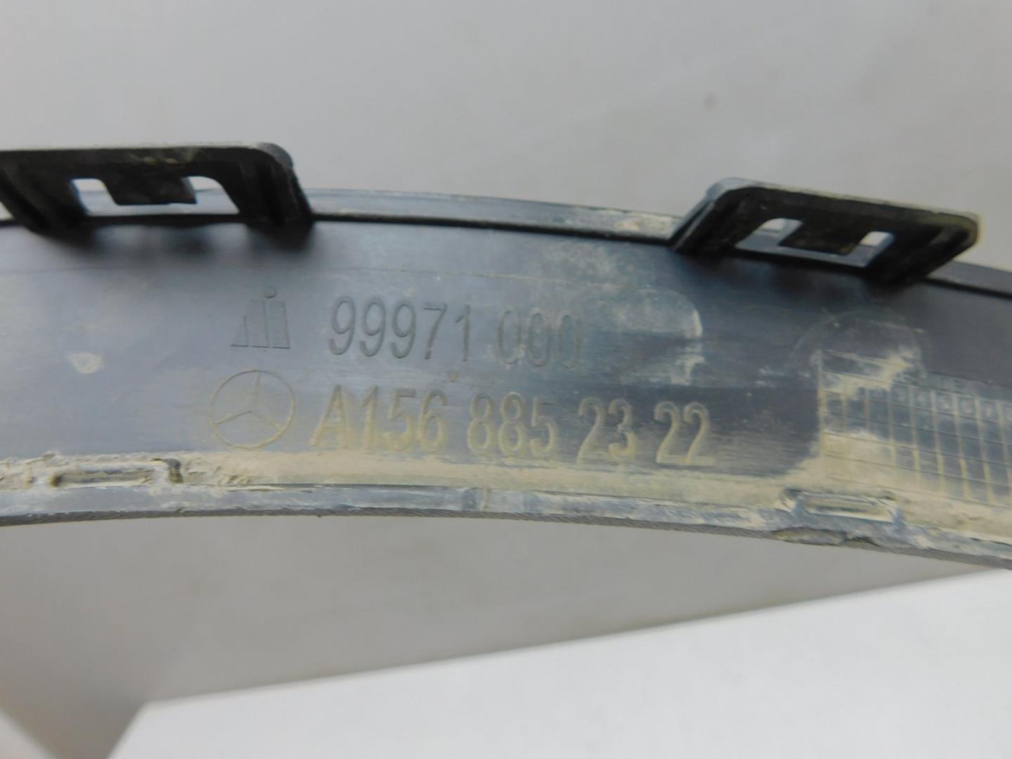 Накладка переднего крыла левого