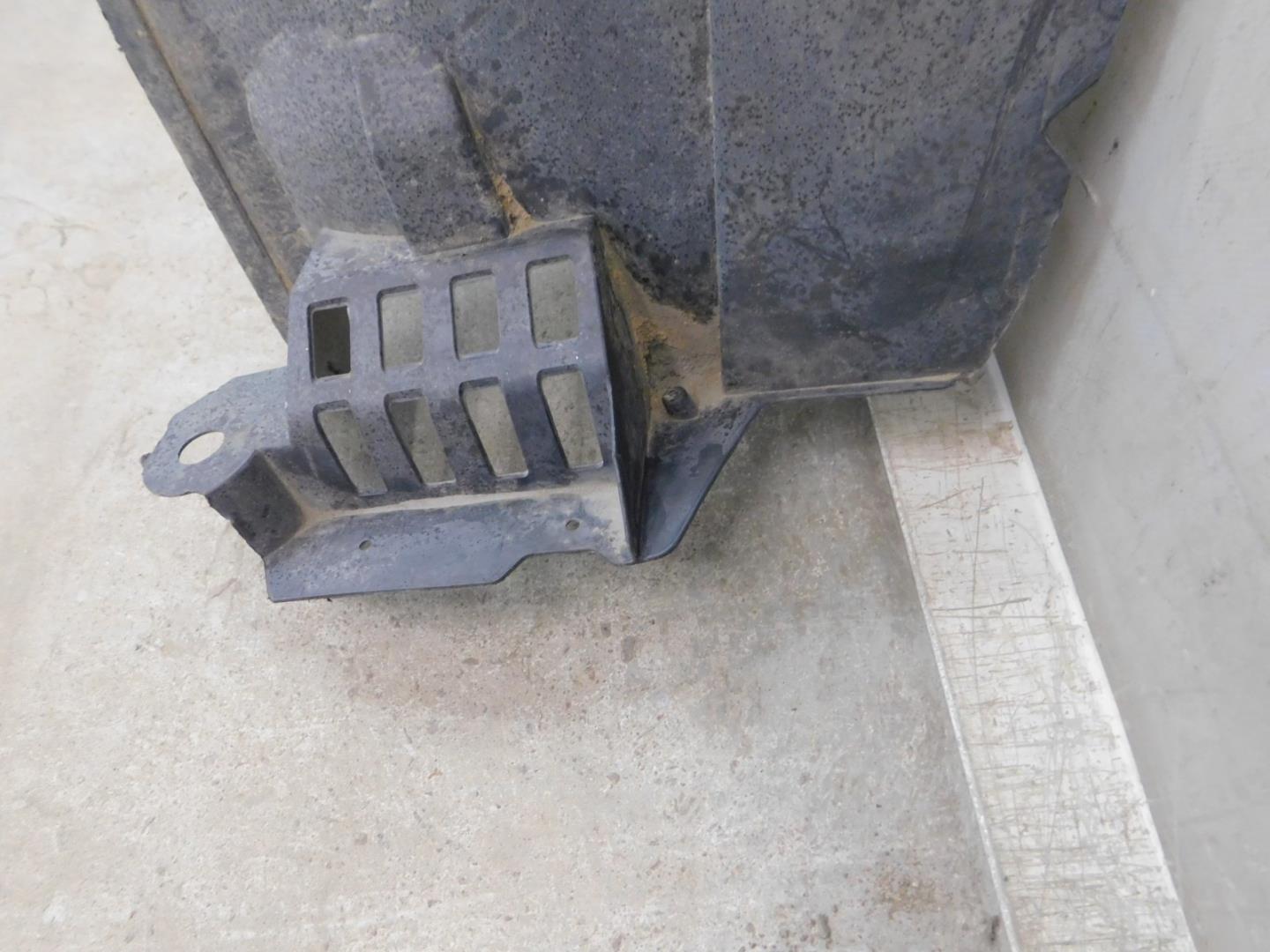 Локер передний левый