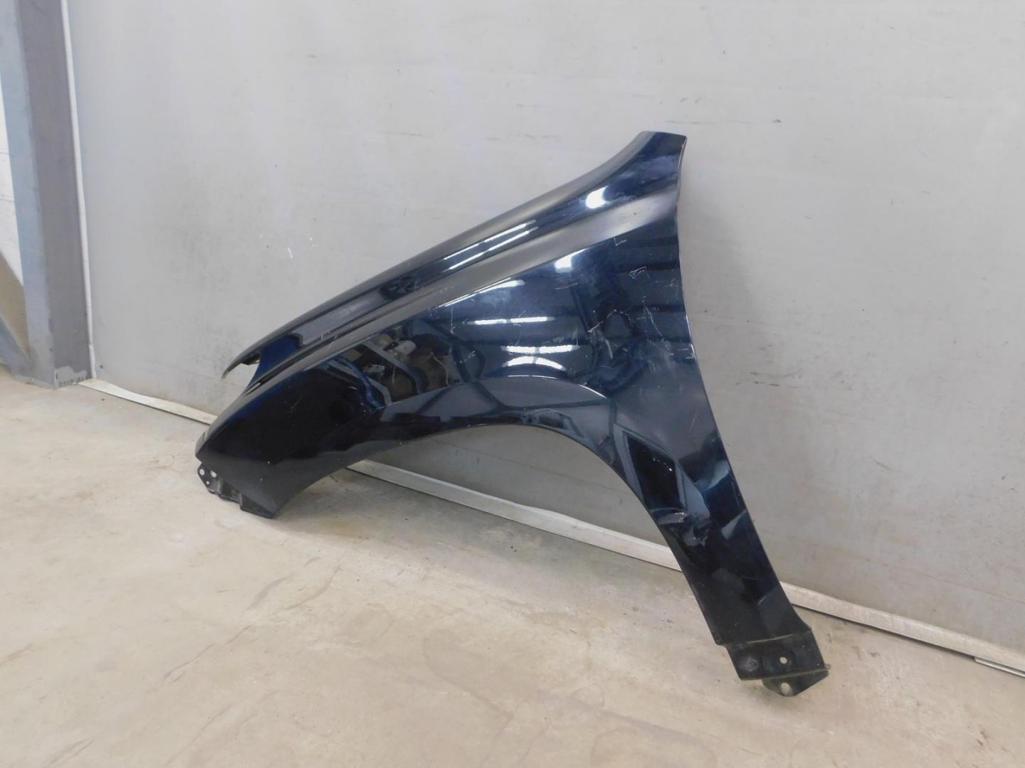 Крыло переднее левое