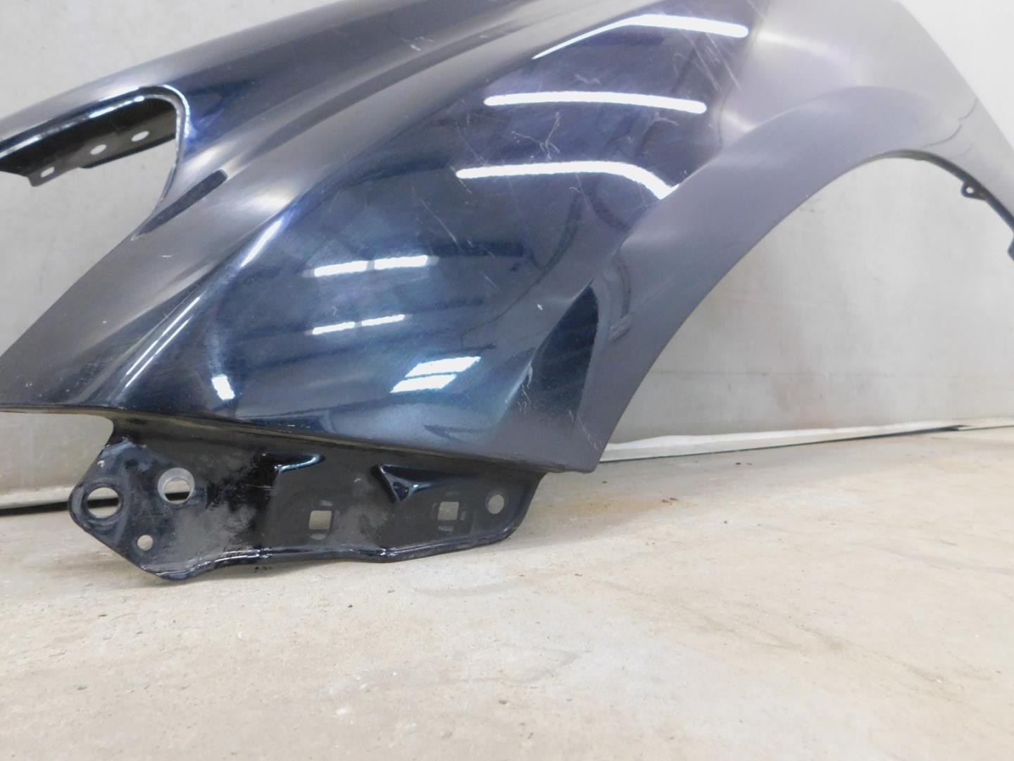 Крыло переднее левое