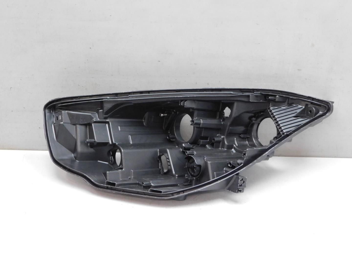 Корпус фары левой