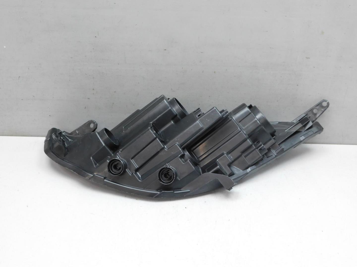 Корпус фары правой