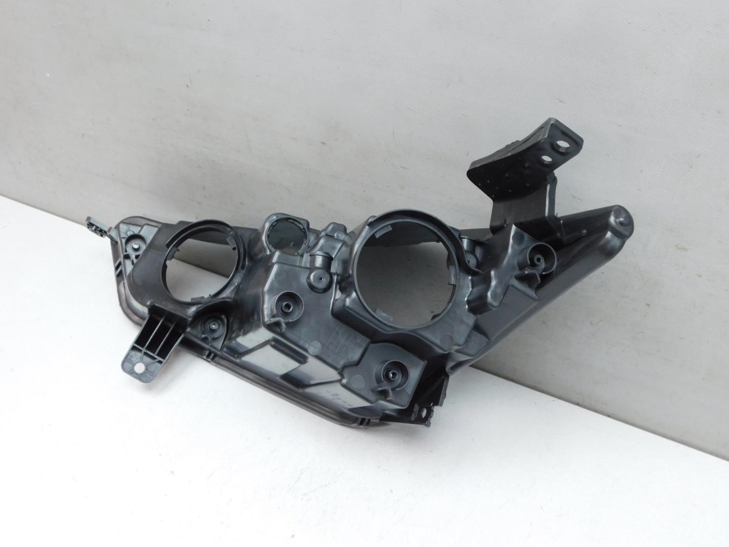 Корпус фары правой