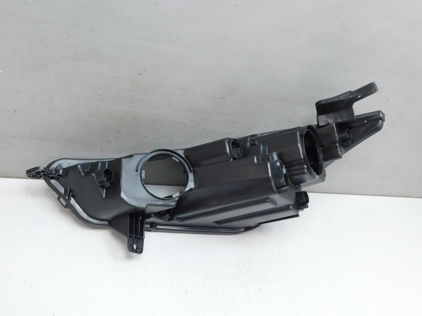 Корпус фары правой