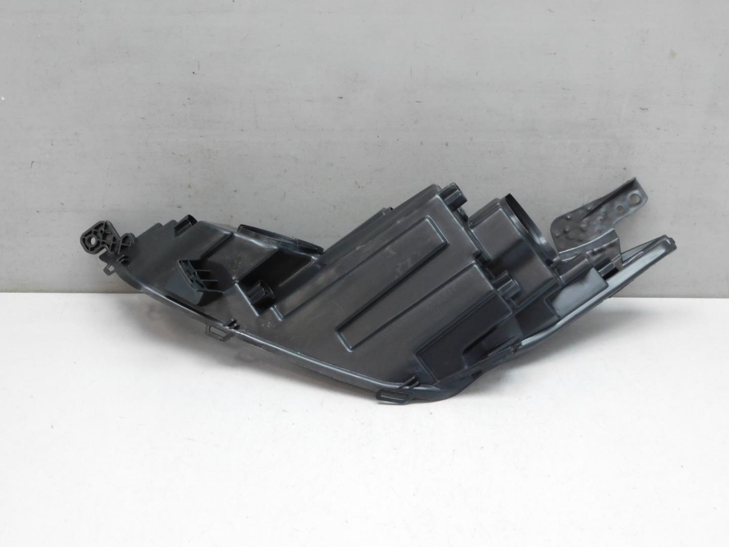 Корпус фары правой