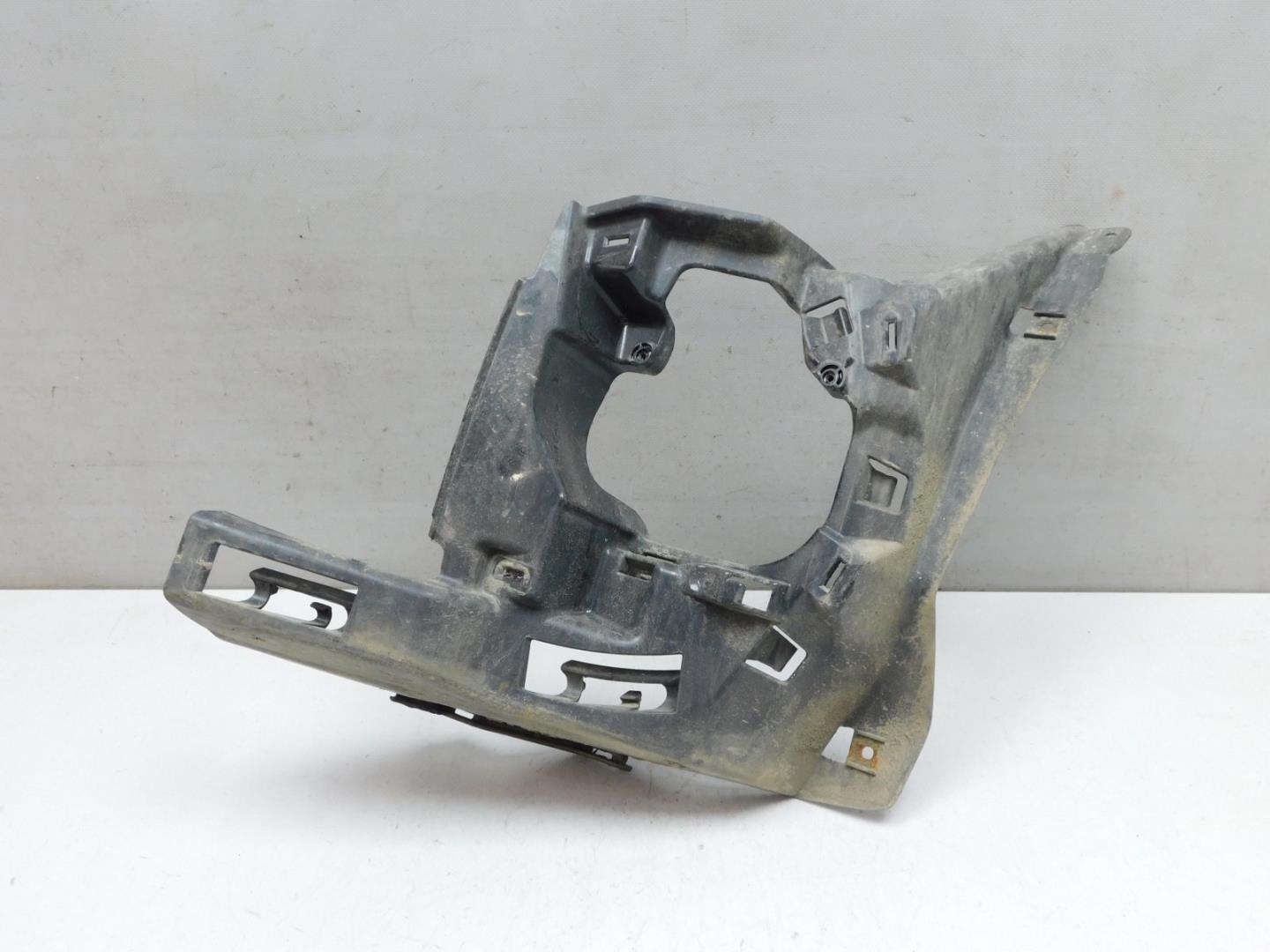 Кронштейн переднего бампера