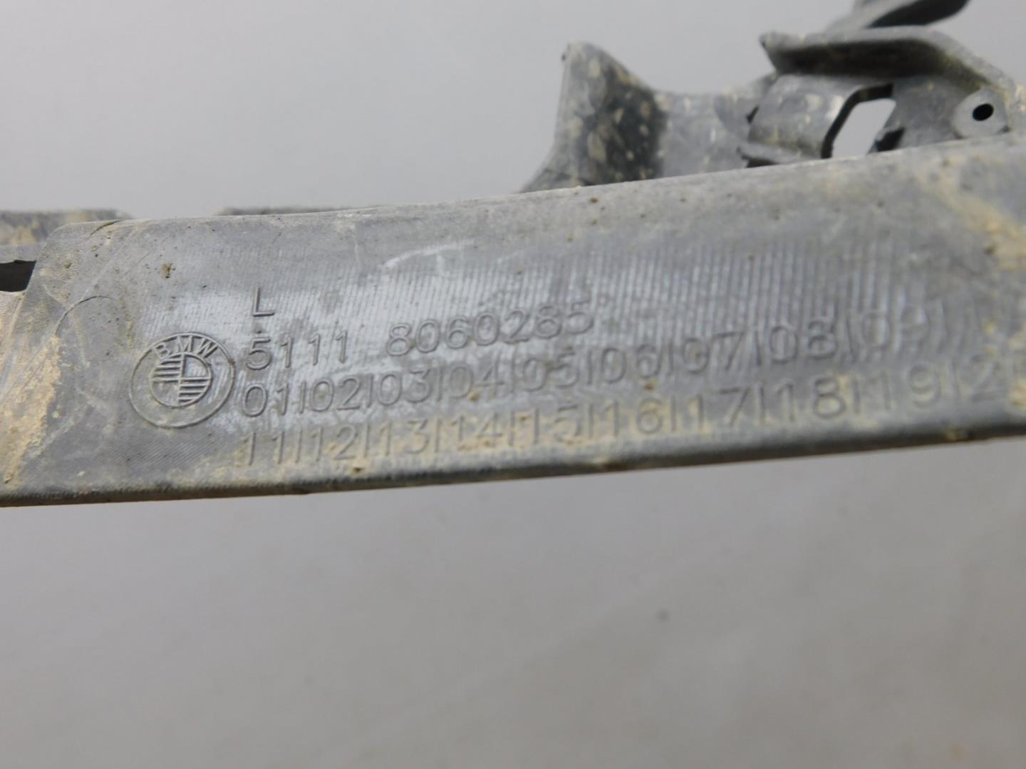 Кронштейн переднего бампера