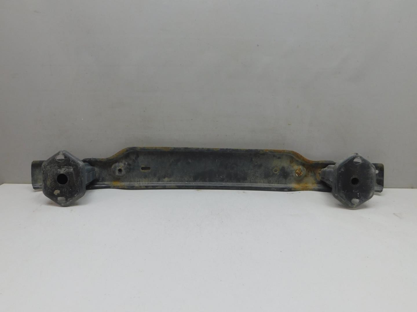 Усилитель заднего бампера