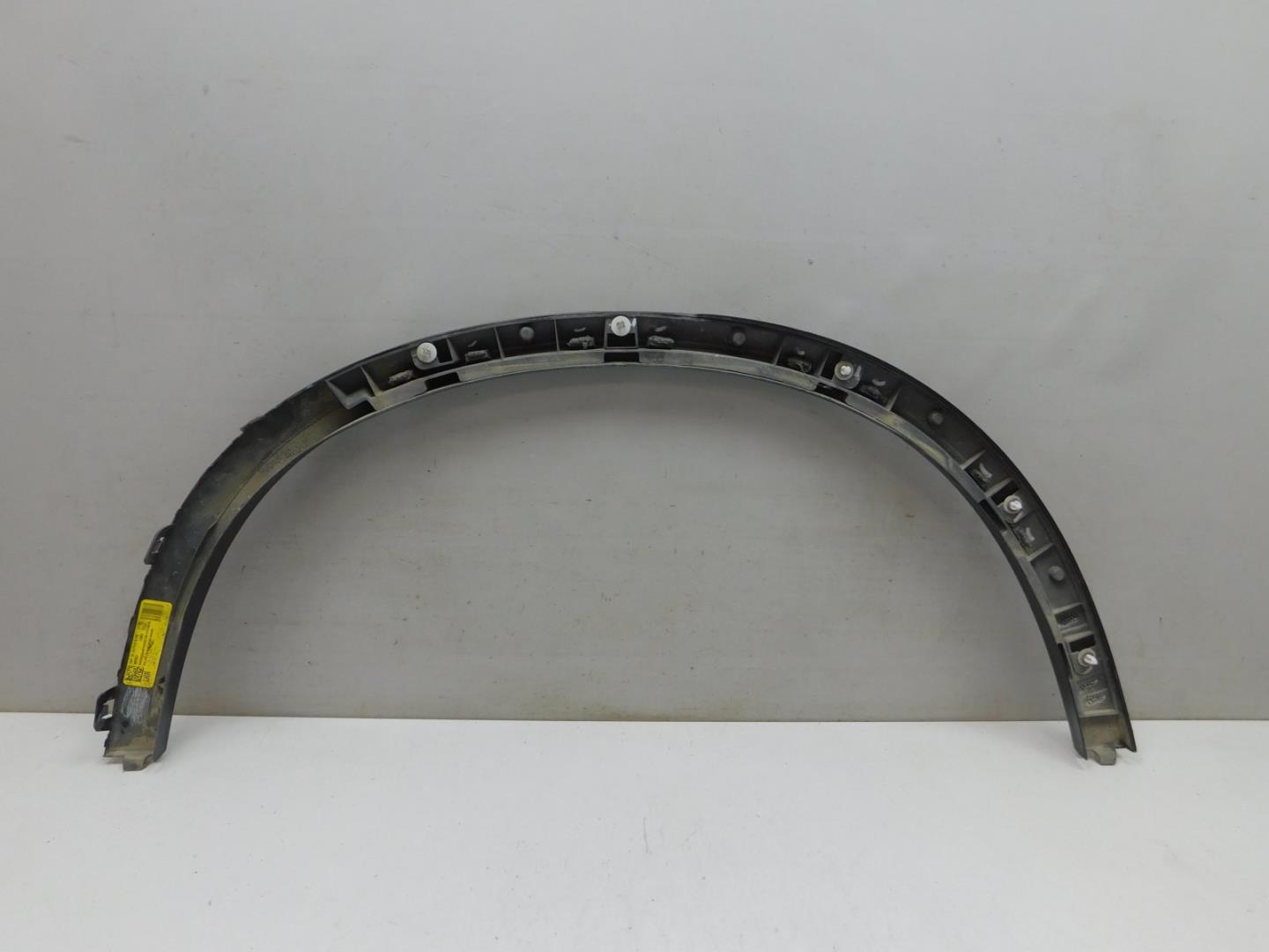 Накладка заднего крыла левого