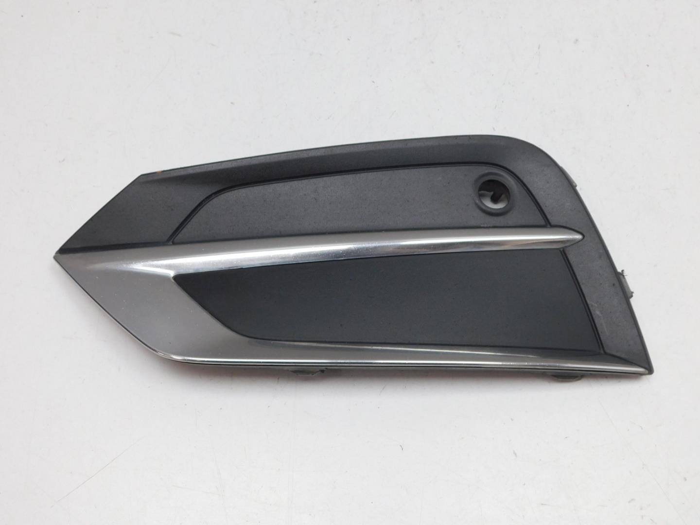 Решетка в бампер левая