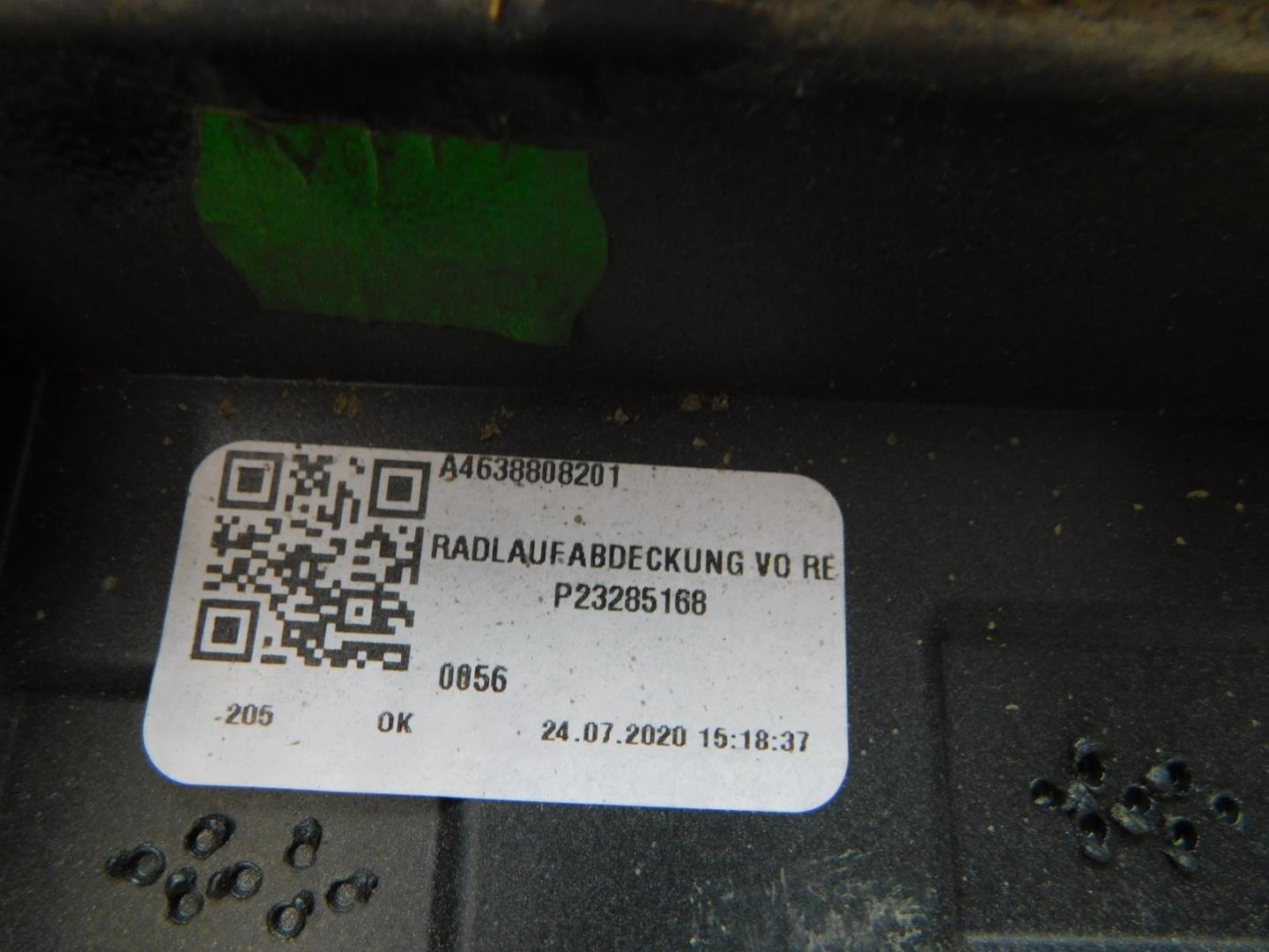 Накладка переднего крыла правого