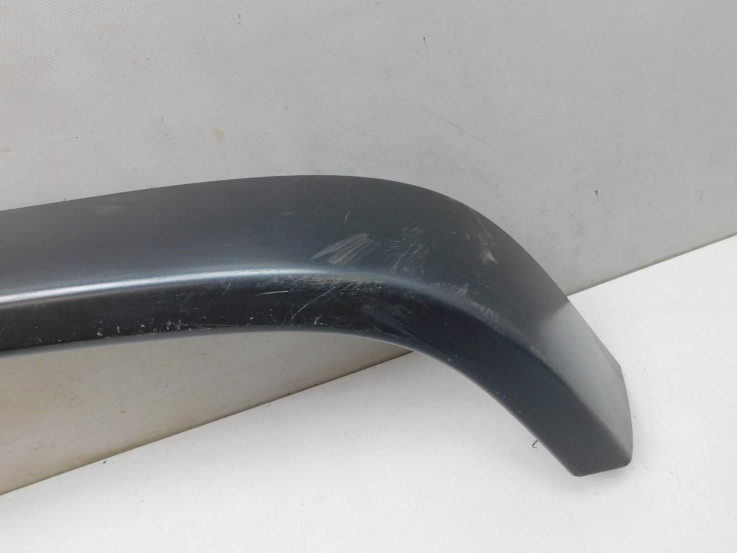 Накладка переднего крыла правого