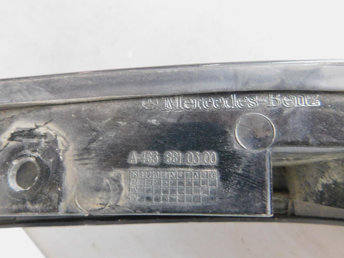 Накладка крыла переднего левого