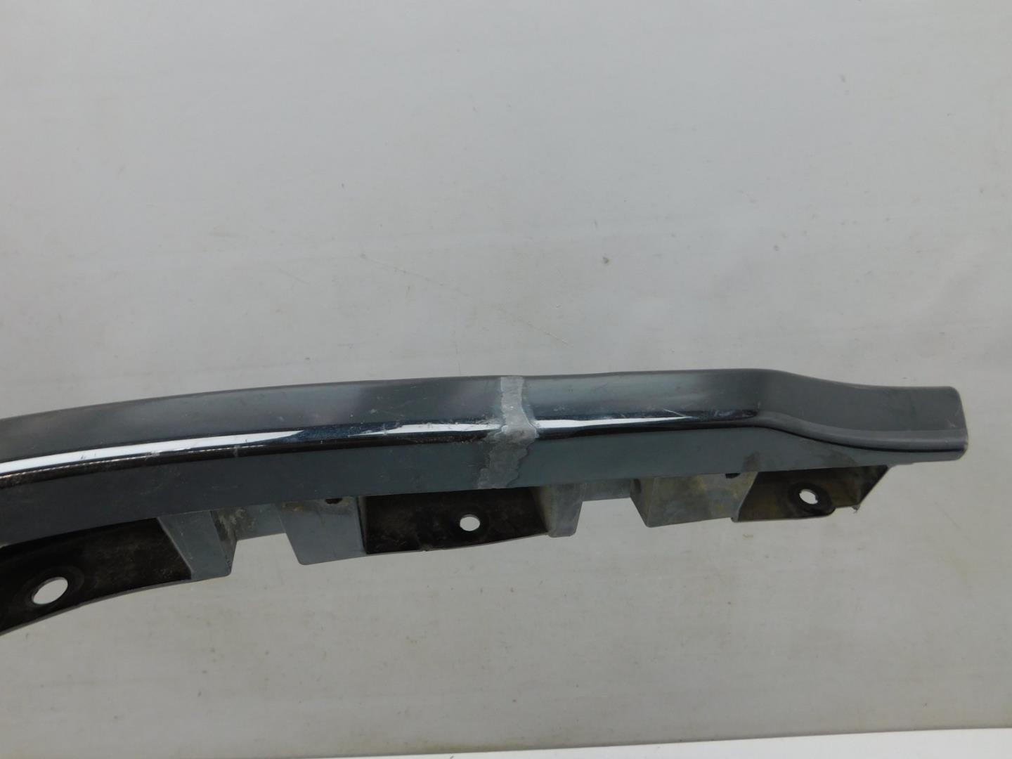 Накладка крыла переднего левого