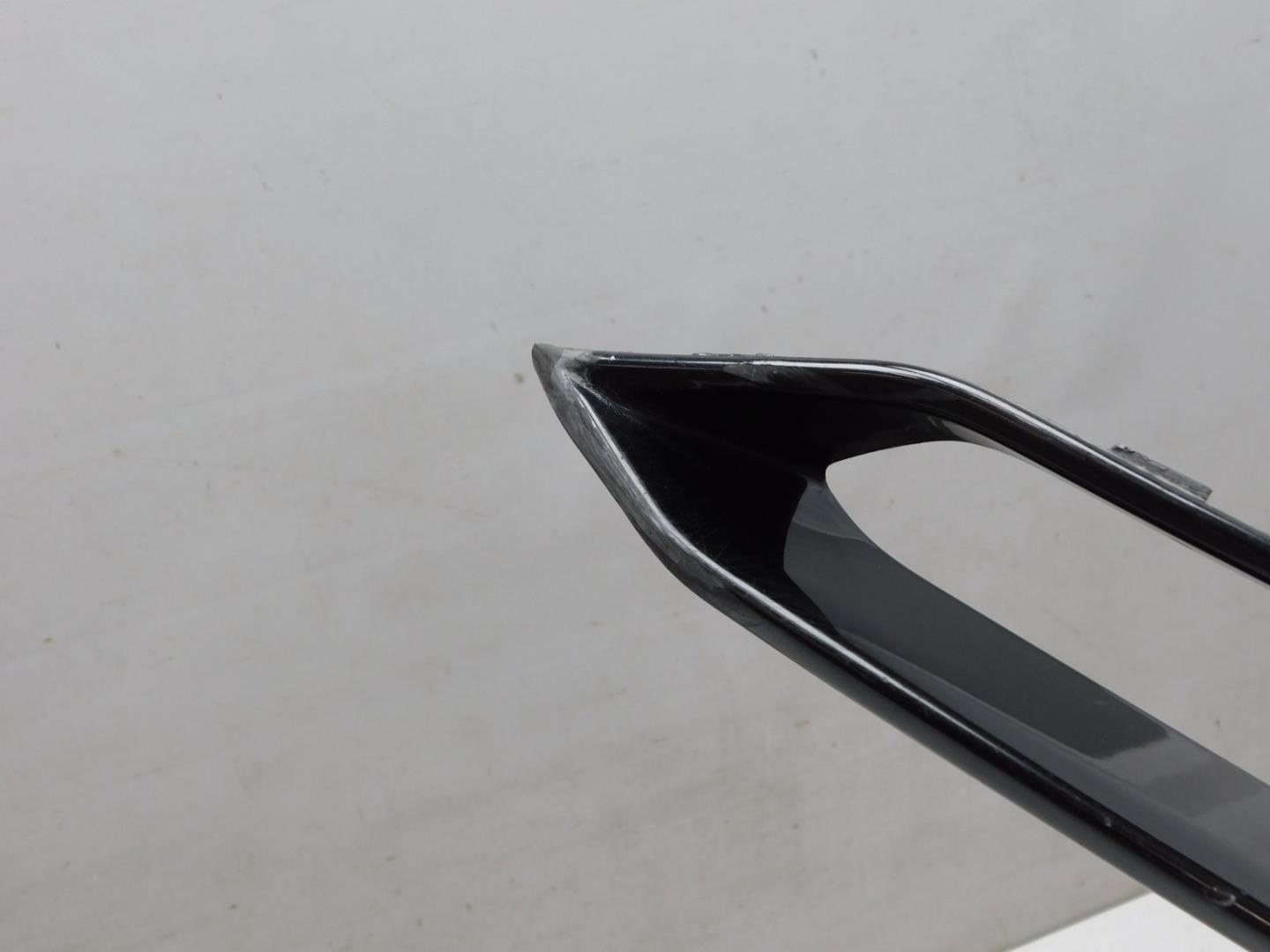 Накладка переднего бампера