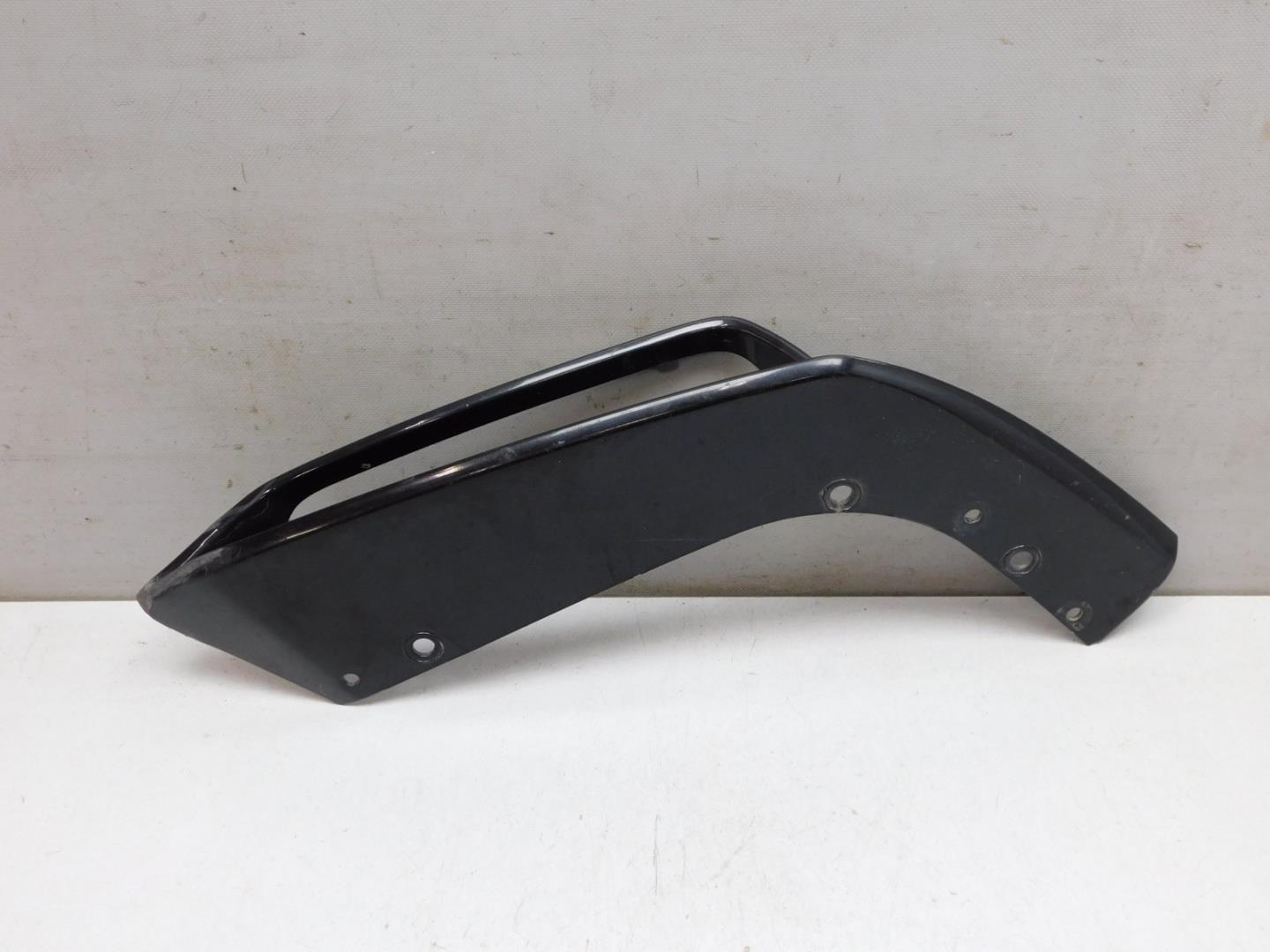 Накладка переднего бампера