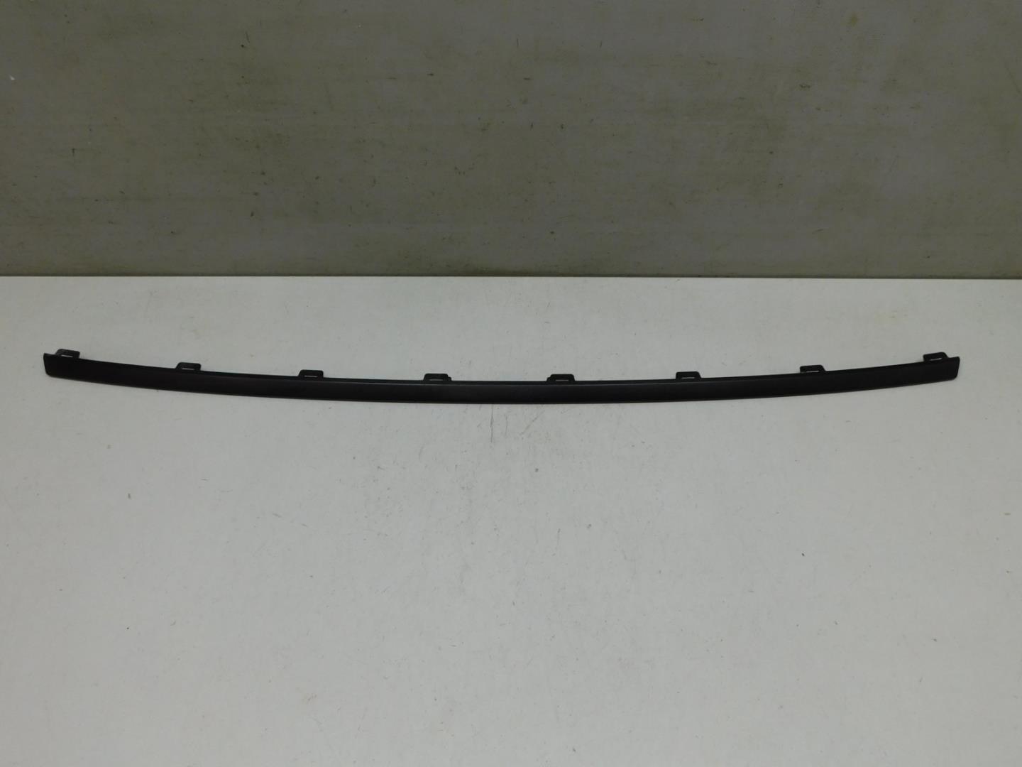 Молдинг заднего бампера