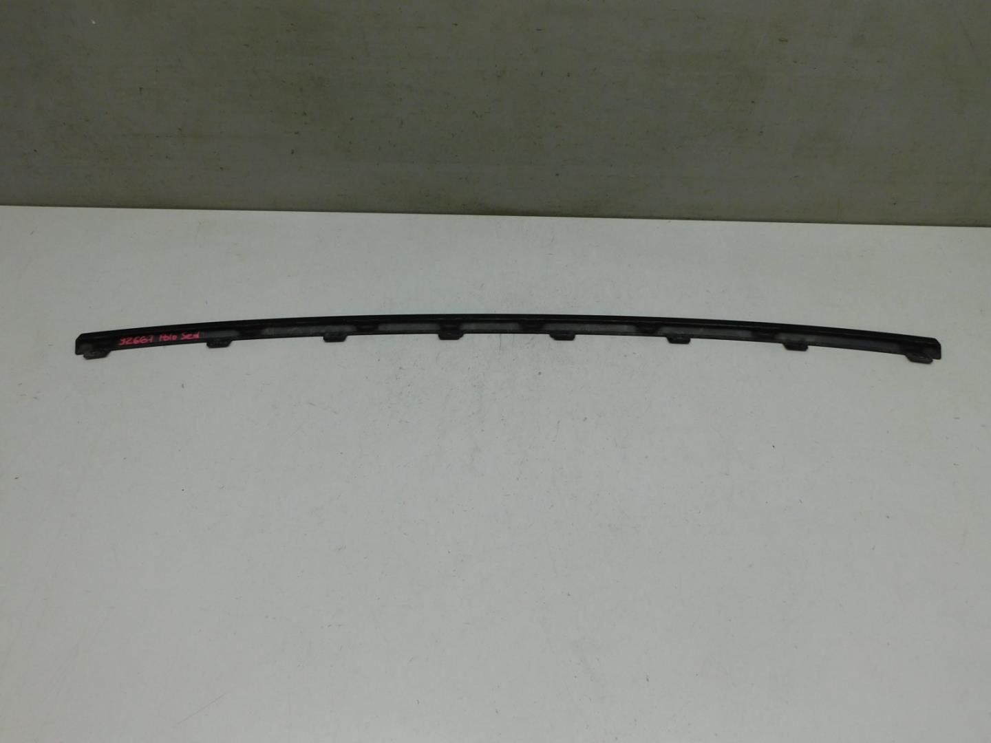 Молдинг заднего бампера