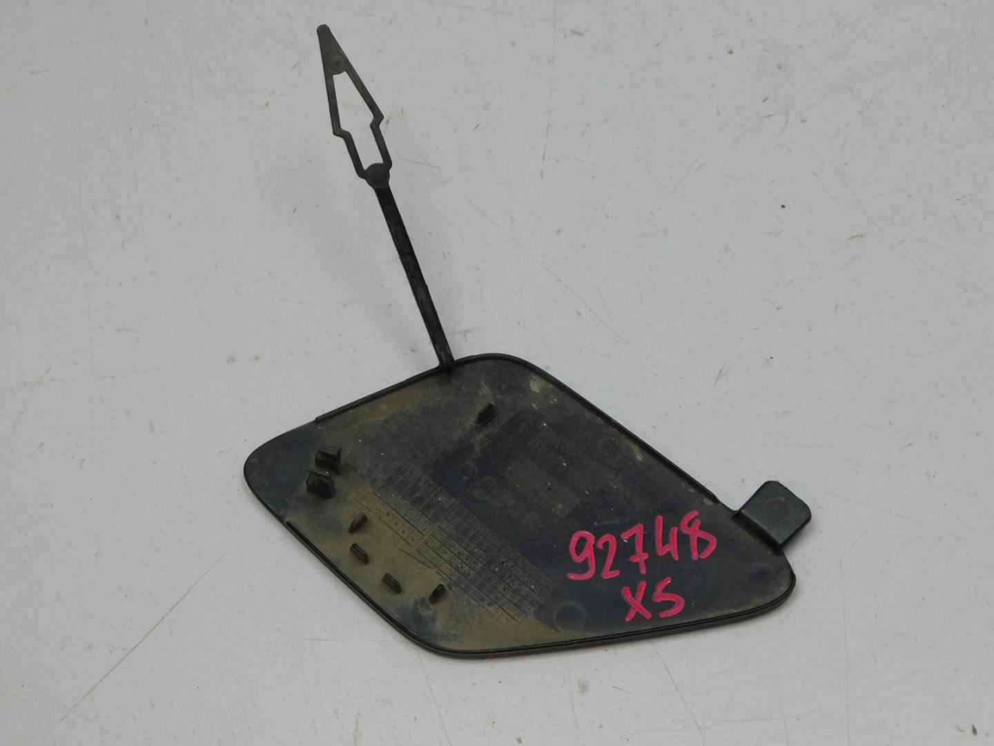 Заглушка буксировочного крюка