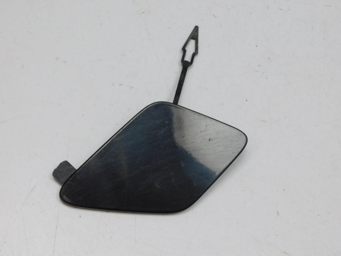 Заглушка буксировочного крюка