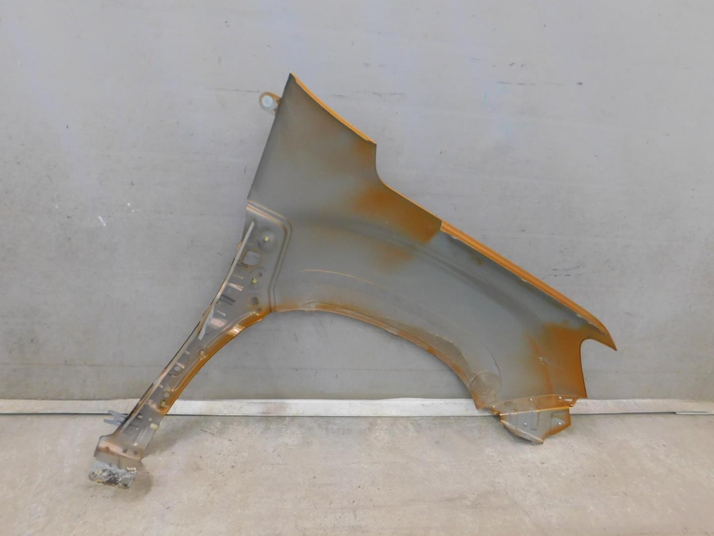 Крыло переднее левое