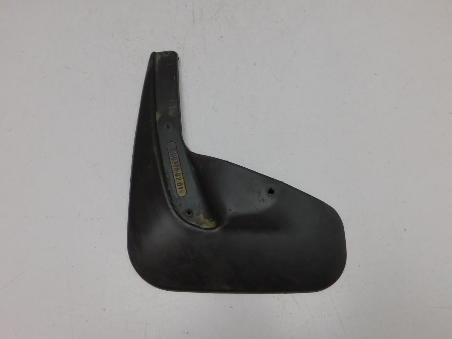 Брызговик задний левый