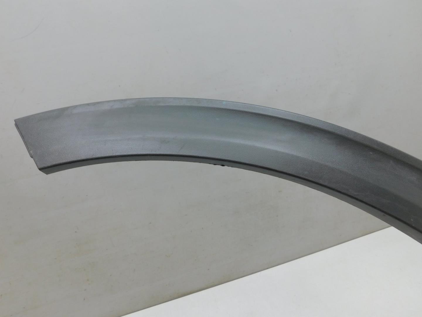 Накладка переднего крыла левого