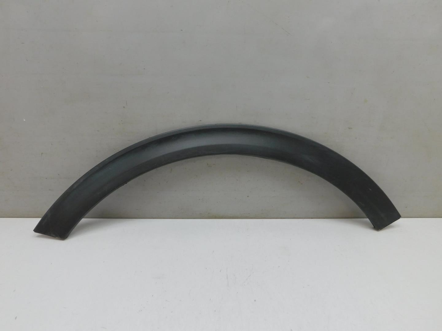 Накладка переднего крыла левого