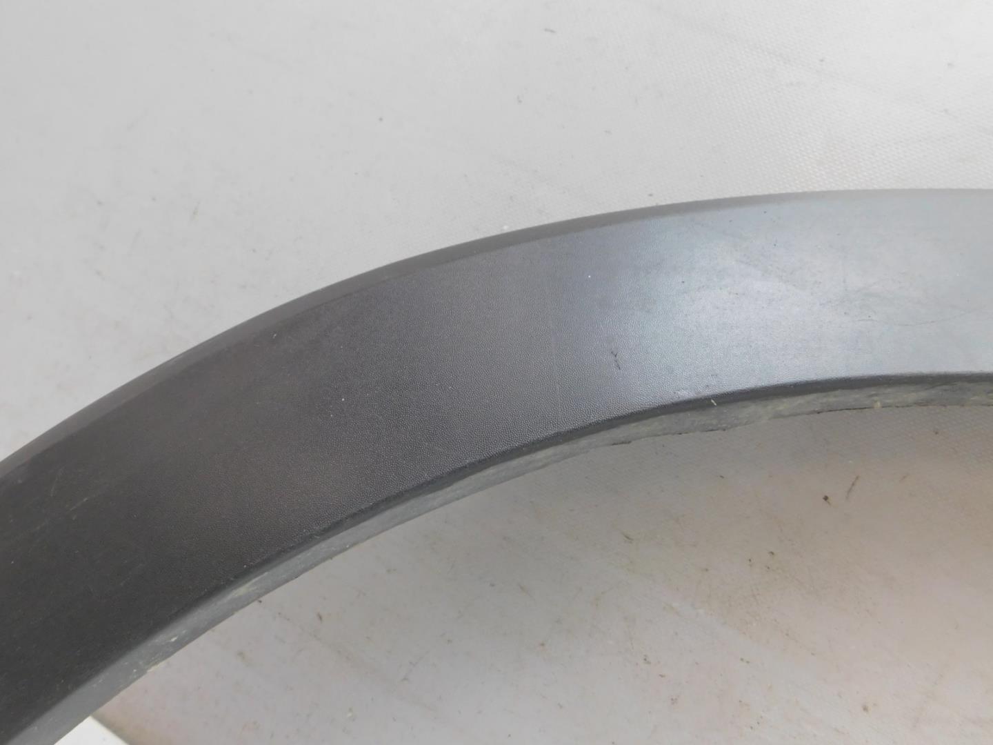 Накладка переднего крыла левого