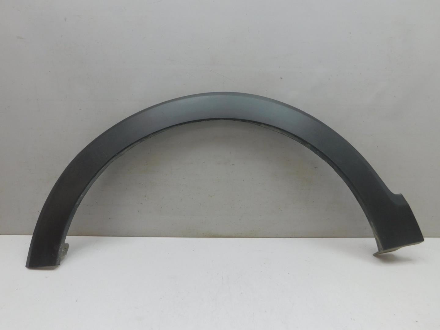 Накладка переднего крыла левого