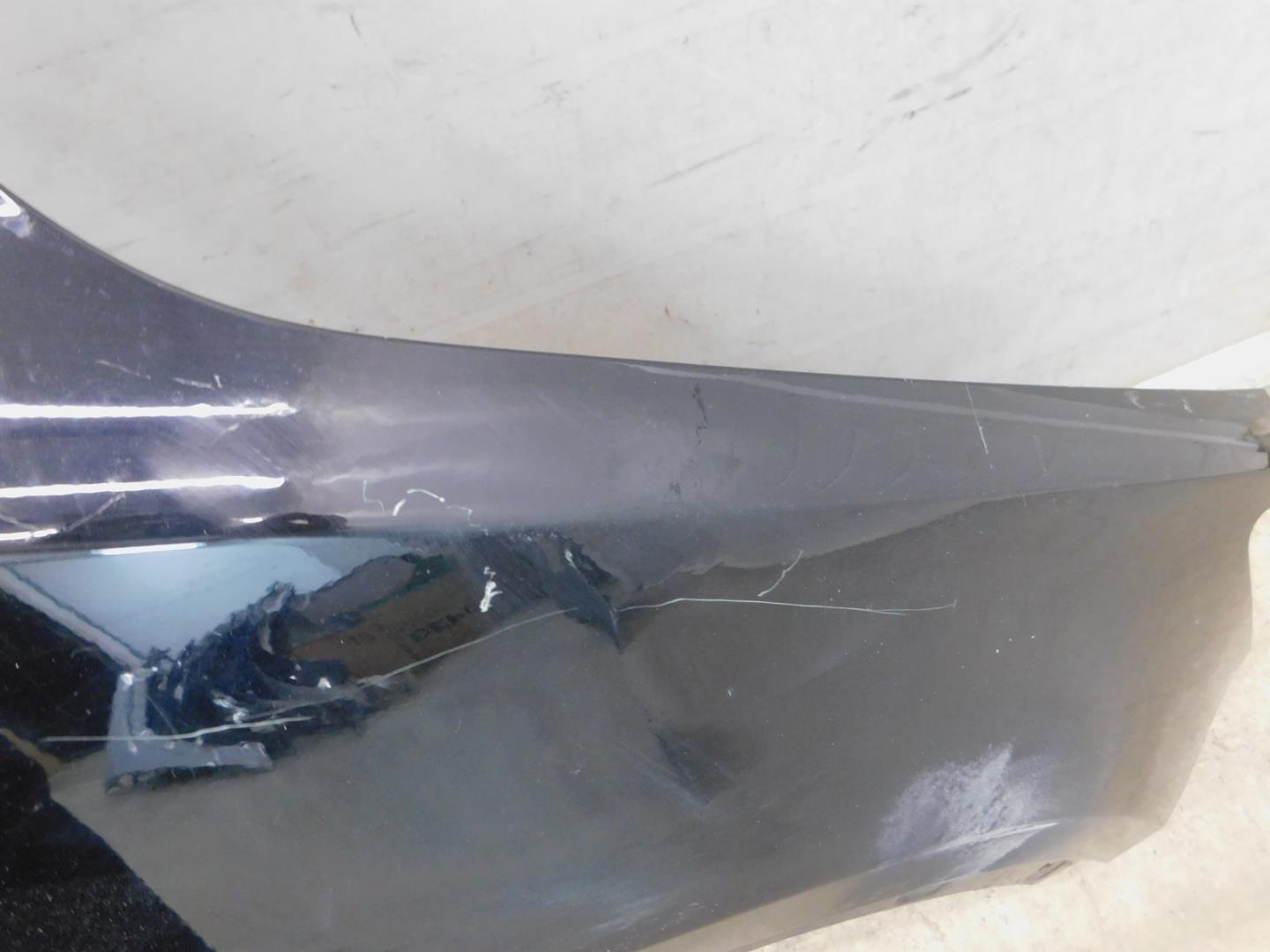 Крыло переднее правое