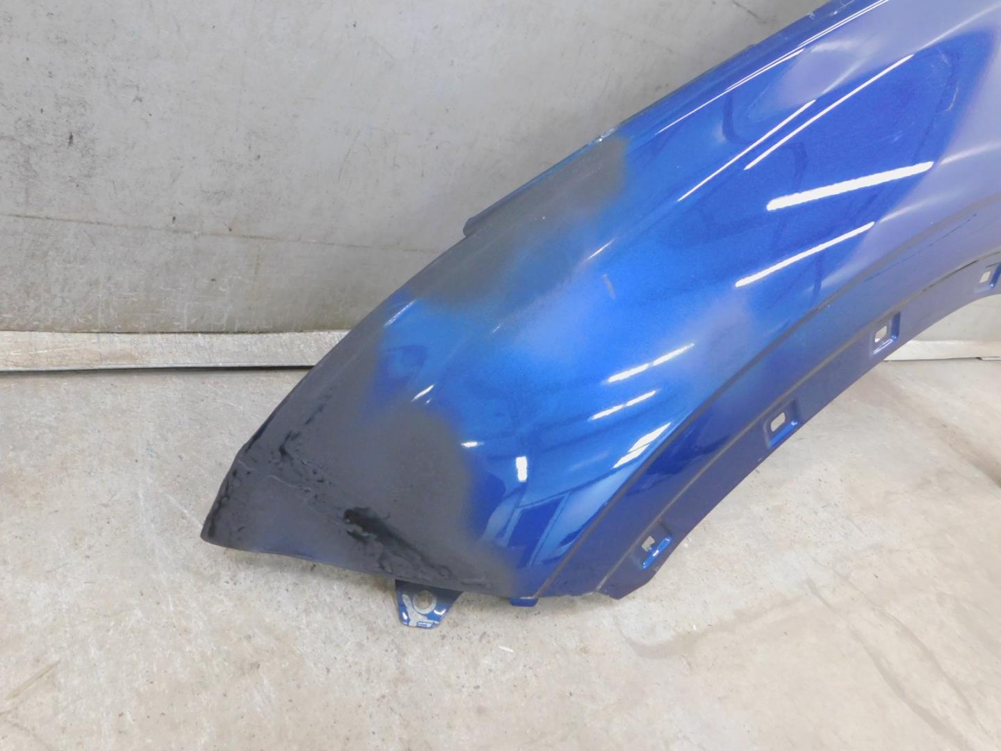 Крыло переднее левое