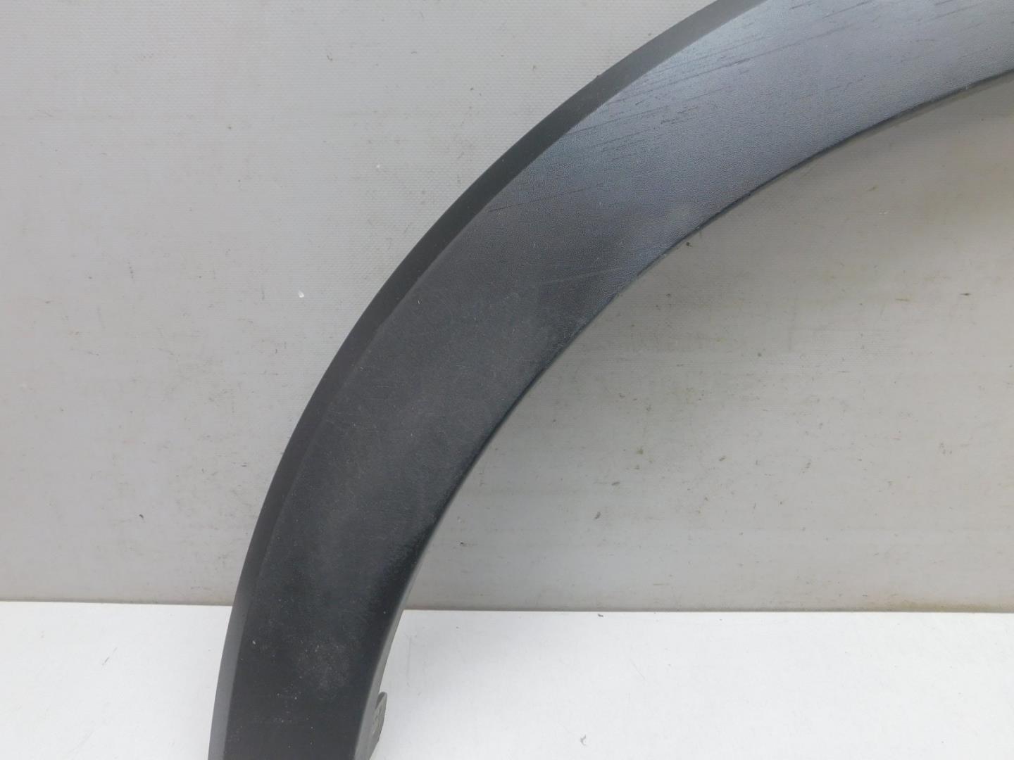 Накладка переднего крыла левого