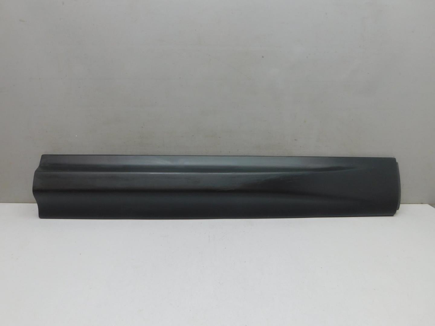 Накладка двери передней правой