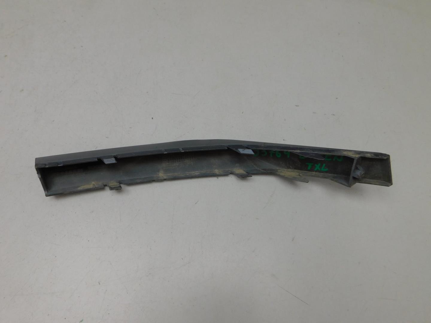 Накладка переднего бампера