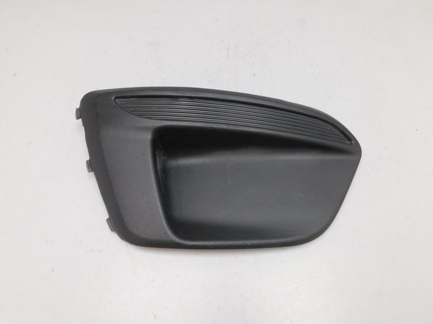 Решетка в бампер правая