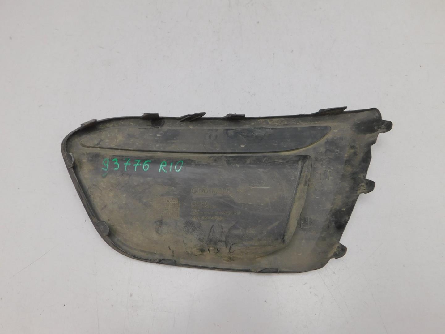 Решетка в бампер правая