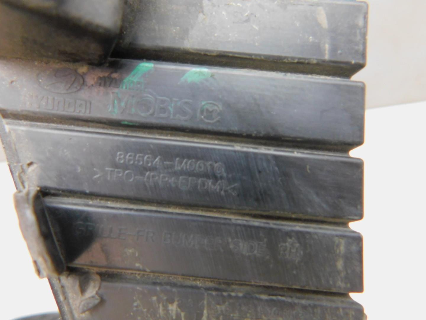 Решетка в бампер правая