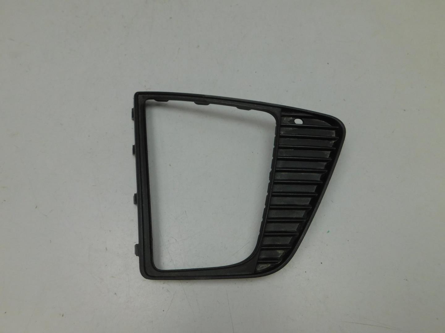 Решетка в бампер правая