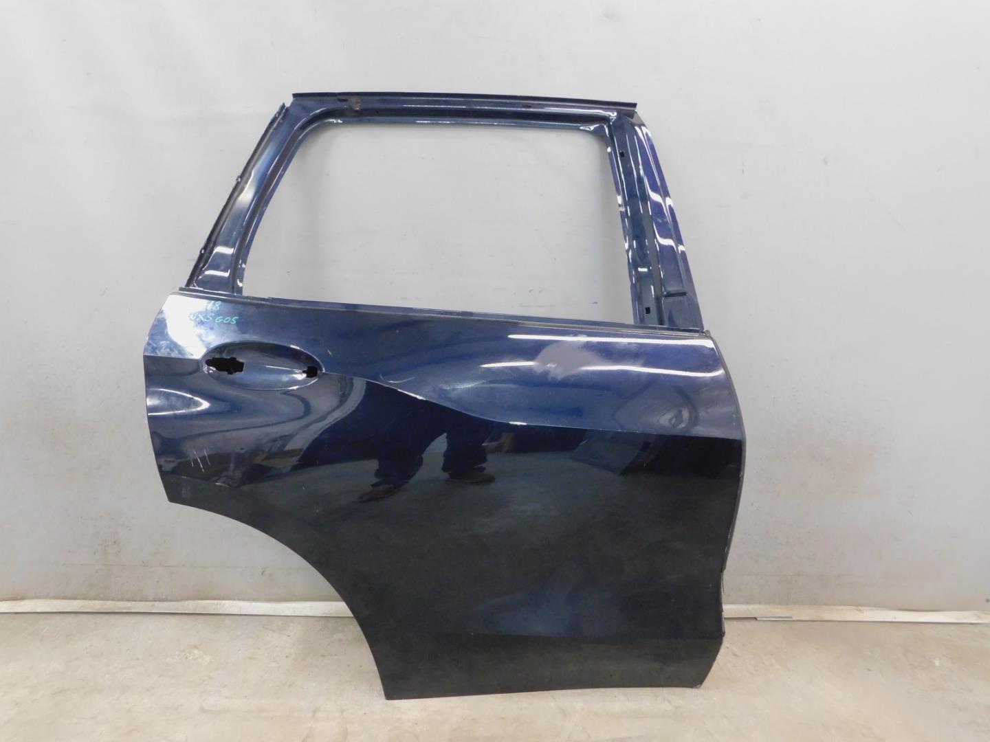 Дверь задняя правая