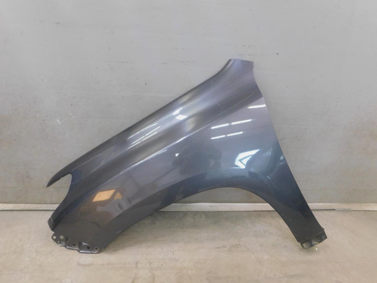 Крыло переднее левое