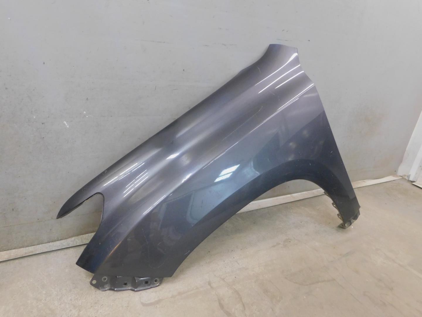 Крыло переднее левое