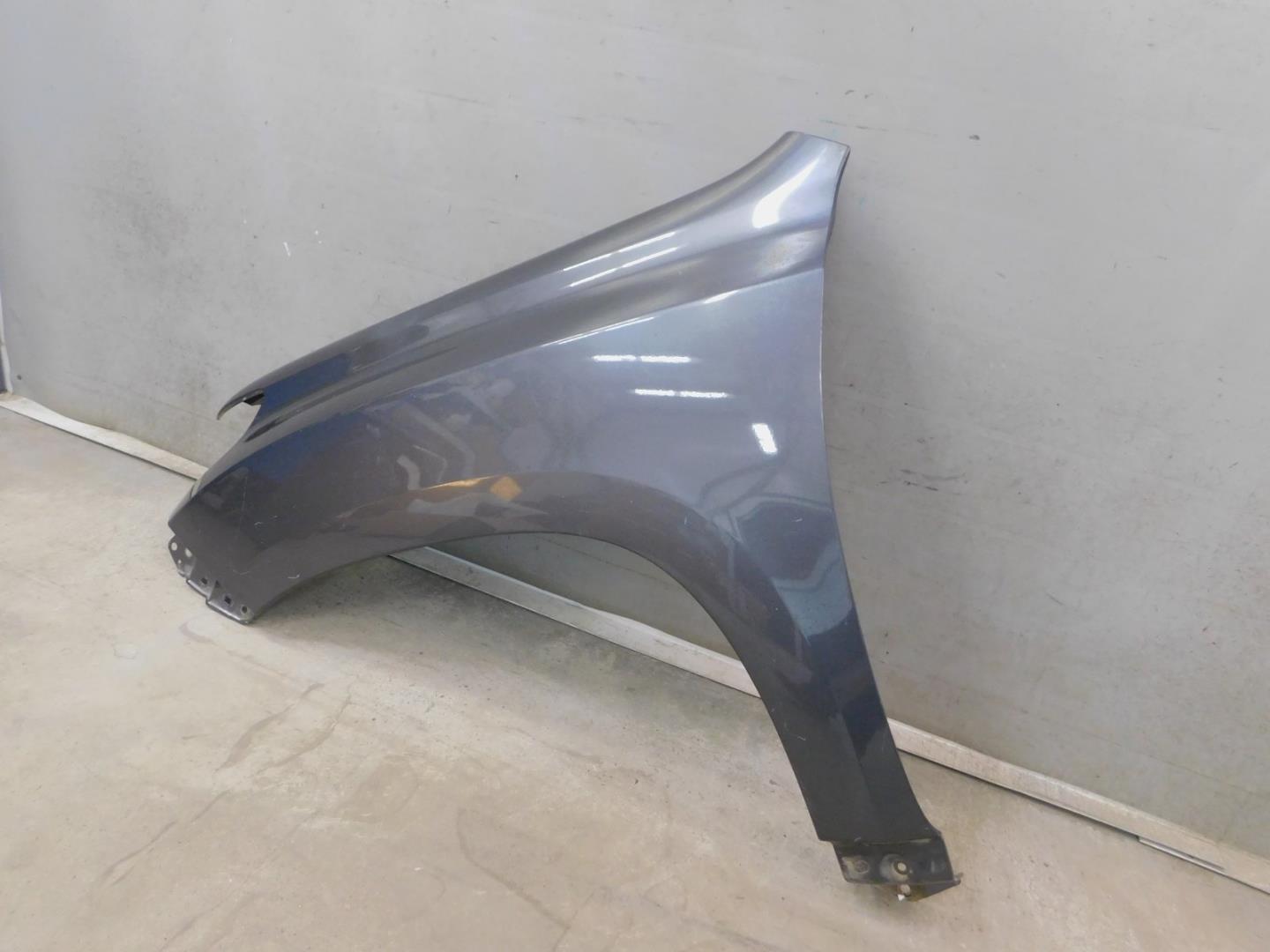 Крыло переднее левое