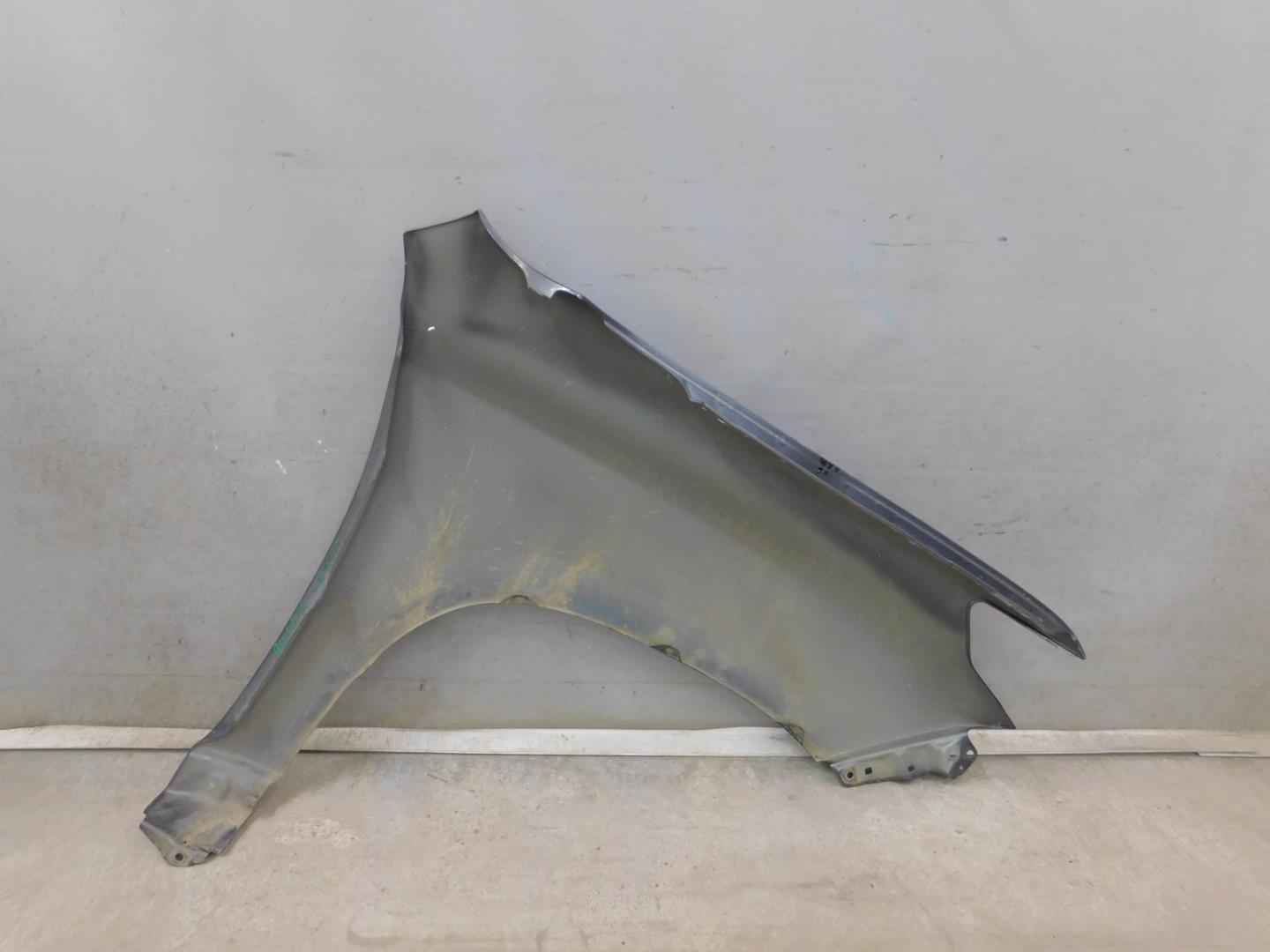 Крыло переднее левое